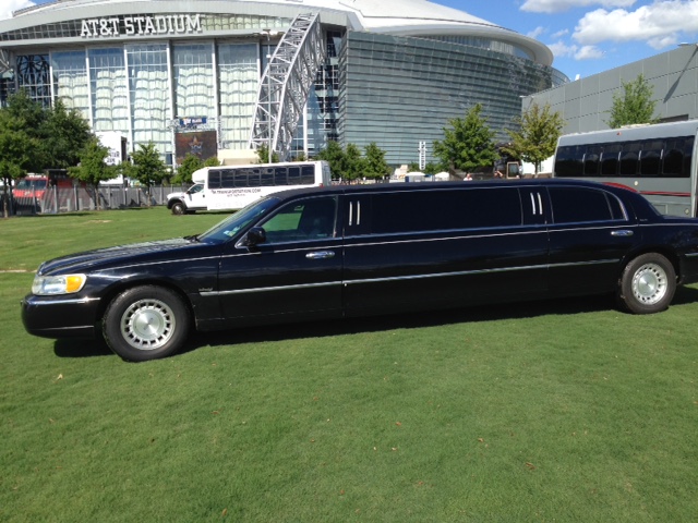 Stretch Limo at ATT Stadium